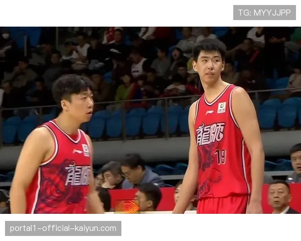 徐昕17分10板4帽统治内线，广州胜山东展现护框威慑力